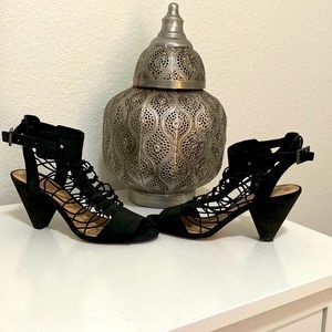 Vince Camuto strappy black heels size 10